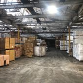 Massive ground floor warehouse