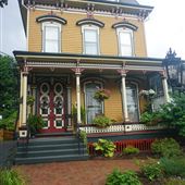 Everitt House Bed and Breakfast