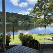 Andre's Lakeside Dining