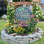 Everitt House Bed and Breakfast