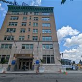 Tryp Hotel/Dutch's Restaurant
