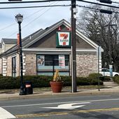 7-Eleven River Road