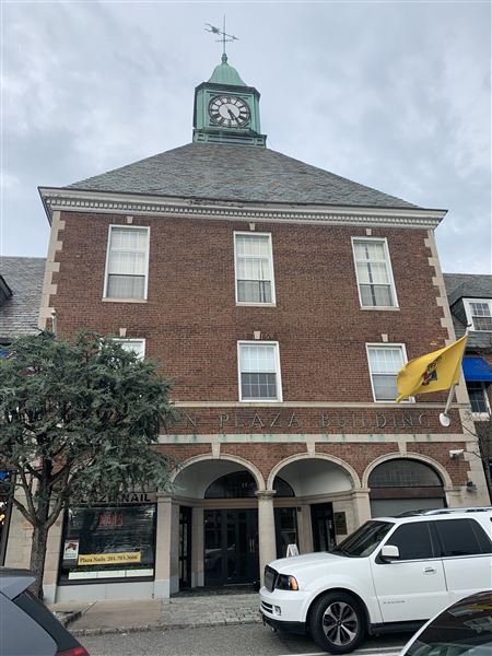 Radburn Plaza Building