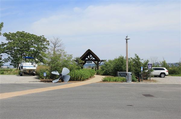 River Barge Park and Marina (New Jersey Meadowlands Commission)