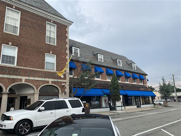Radburn Plaza Building