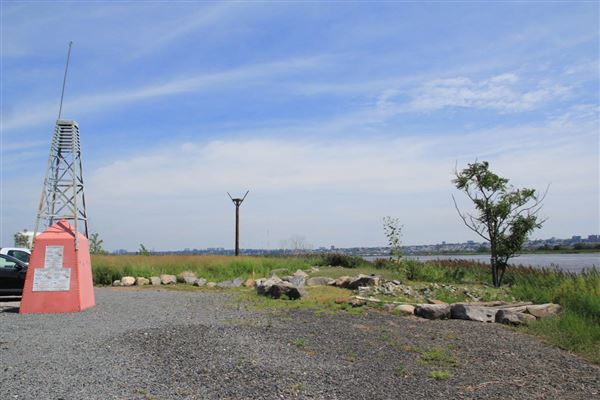 River Barge Park and Marina (New Jersey Meadowlands Commission)