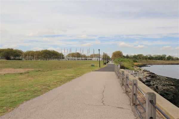 Liberty State Park - Pesin Drive Grove and South Lawn