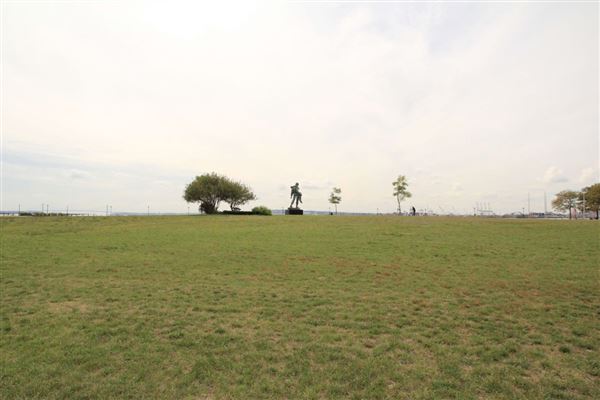Liberty State Park - Pesin Drive Grove and South Lawn