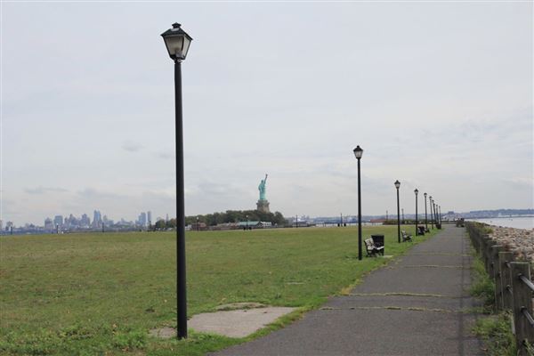 Liberty State Park - Pesin Drive Grove and South Lawn