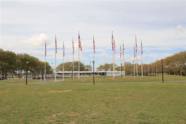 Liberty State Park - Pesin Drive Grove and South Lawn