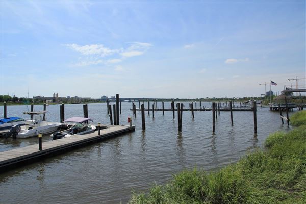 River Barge Park and Marina (New Jersey Meadowlands Commission)