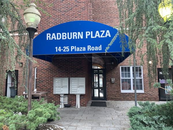 Radburn Plaza Building
