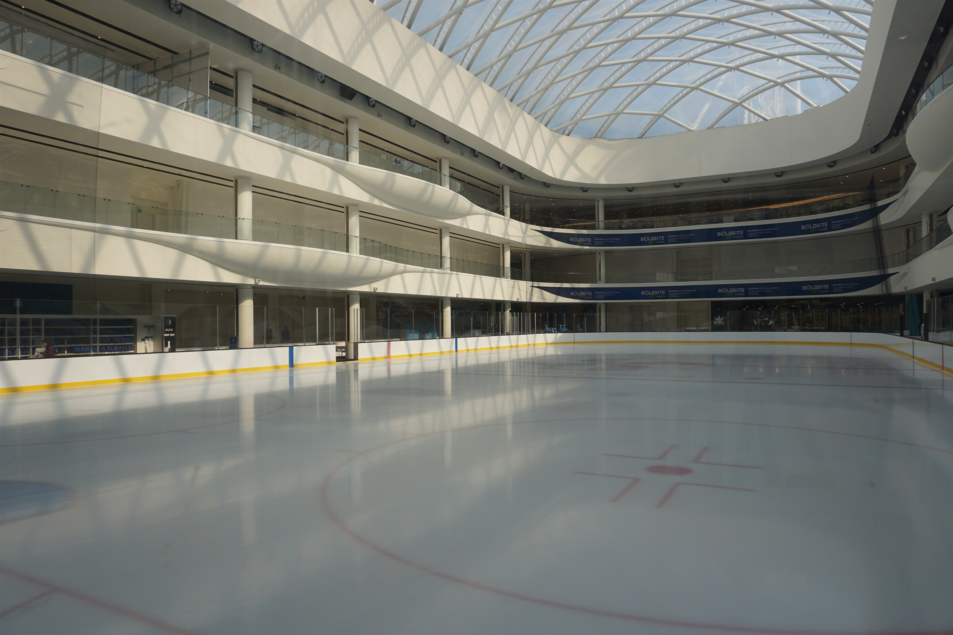 Locations Hub - American Dream - The Rink