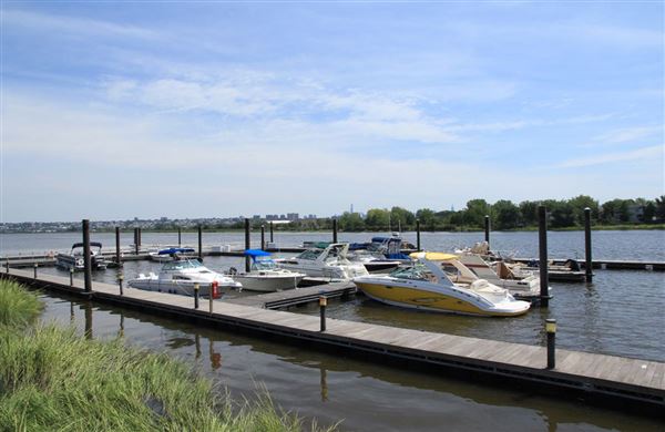 River Barge Park and Marina (New Jersey Meadowlands Commission)